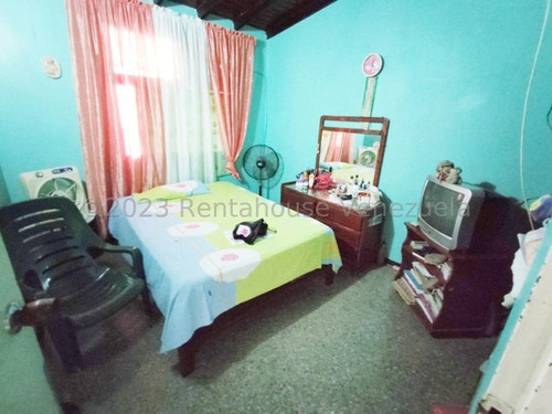 Amplia Casa En Venta Ubicada En Calle Tranquila Y Segura De El Paraíso Cabudare,gabriela C