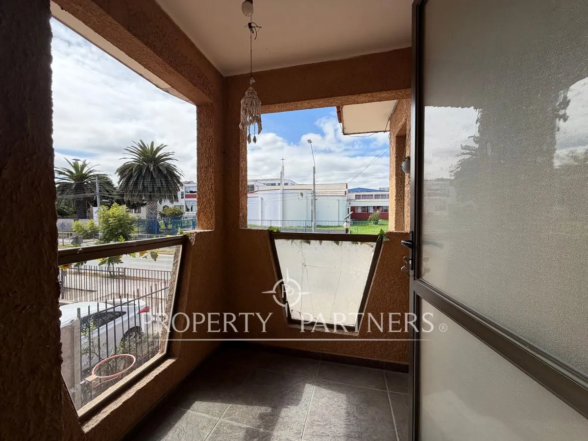 Imagen 5 de 13 de ¡tu Hogar Frente Al Colegio! Venta De Amplia Casa ...