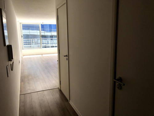 Oficina En Edificio De Oficinas Dhk - Br. Artigas Frente A La Española