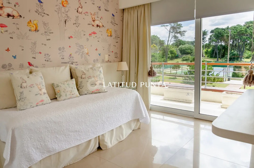 Apartamento 4 Dormitorios En Suite. Veramansa