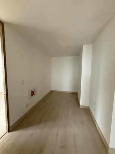 3 Habitaciones, 2 Baños, 2 Parqueaderos, 2 Balcones, 92m2.