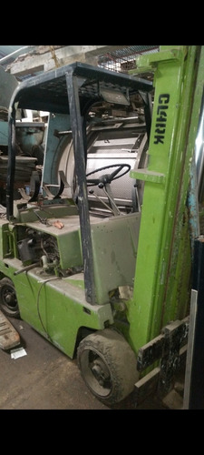 Montacarga Clark 4000 Libras Doble Torre (Usado)