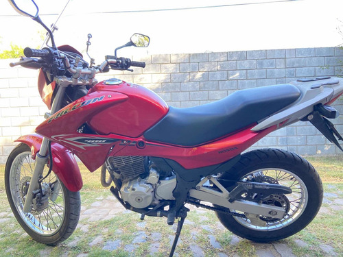 Imagen 2 de 8 de Honda Falcon 400