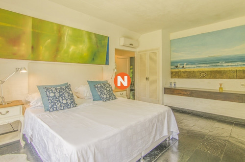 Espectacular Casa En Venta En El Golf, Unica Con 7000 Mt2 De Terreno.- Ref: 209160