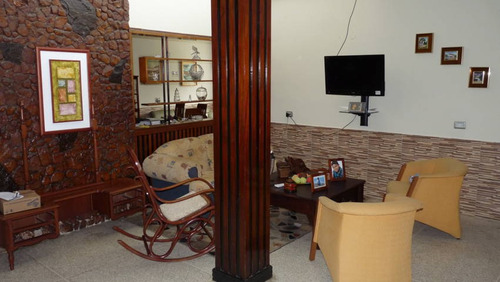 Imagen 3 de 14 de Casa Más Anexo De Esquina En Venta Cerca Hospital. Cumaná