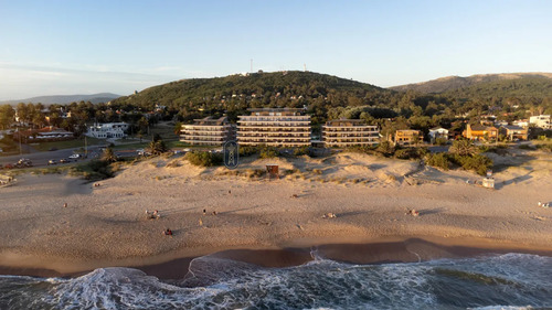 Apartamento 2 Dormitorios 2 Baños En Piriapolis - Edificio Grand Bay Ii Ss110 - En Pozo