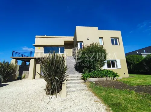 Casa En Venta En El Golf Club De Miramar