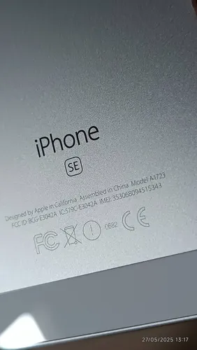 iPhone SE 32gb 1ra Generacion Color Plata Con Funda (Usado)