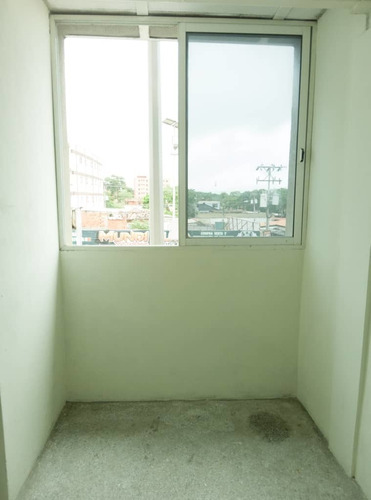Imagen 2 de 9 de Se Vende O Se Alquila Oficina Av Juncal Ve02-879sc-mya