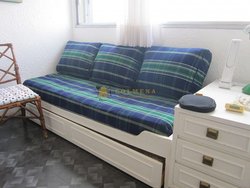 Apartamento En Muy Buena Ubicacion, De 2 Dor, 2 Baños Con Balcon Con Parrillero Con Linda Vista. Consulte!!!!!!!!- Ref: 1991