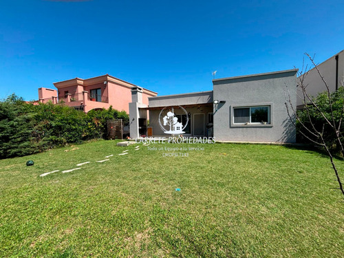 Oportunidad! Casa En Venta 4 Ambientes. Barrio San Eduardo. Pilar.