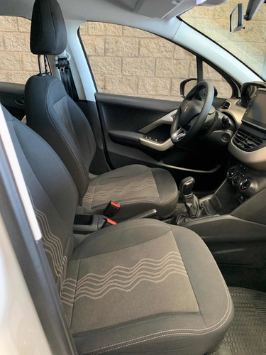 Imagen 9 de 15 de Peugeot 2008 2019 1.6 Allure