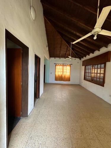 Casa En Esquina - Barrio El Bosque Pilar Centro