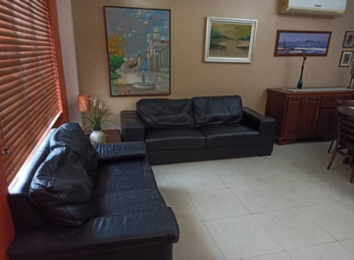 Townhouse En Villa Shirak Callejón Mañongo Frente Al Sambil.