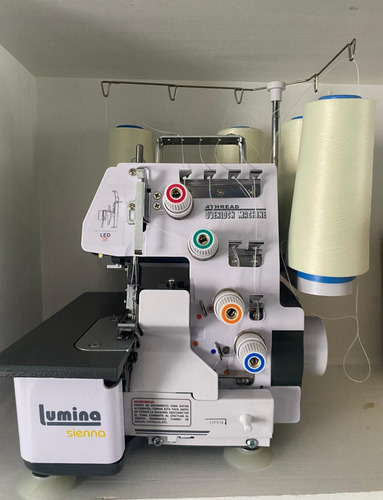 Máquina De Coser Overlock Lumina Sienna Portable Gris 220v