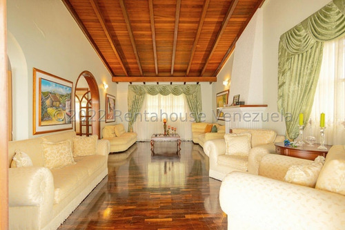 Exclusiva Casa En Venta Ubicada En Los Naranjos Del Cafetal 25-17320