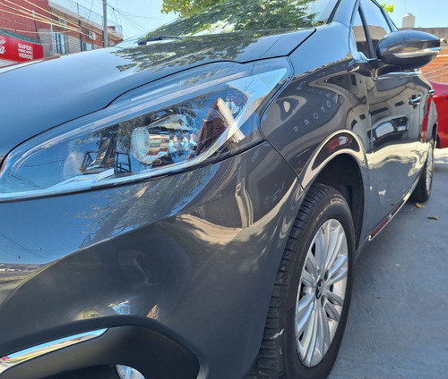 Peugeot 208 Allure Pack