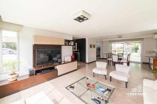 Imagen 5 de 30 de Importante Casa 2 Plantas. 3 Dormitorios En Venta. Piscina, Parque - Cadaques (funes Hills)
