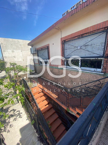 Casa En Venta Para Dos Familias En Block En Lanús Este