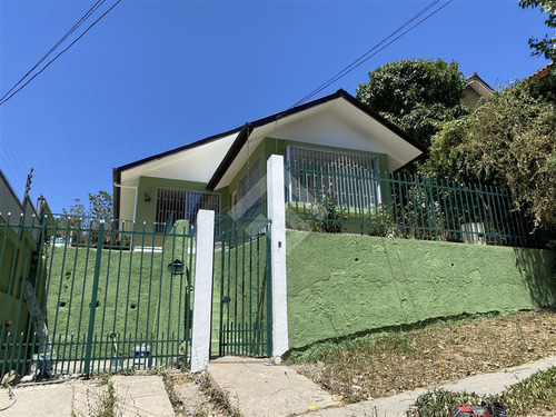 Casa En Venta De 4 Dorm. En Quilpué