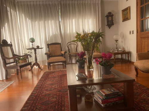 Espectacular Casa En Lo Barnechea, ¡gran Oportunidad!