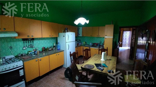 Imagen 7 de 14 de Venta Casa 3 Ambientes Con Jardín, Cochera Y Fondo Con Piscina En Villa Dominico (29449)