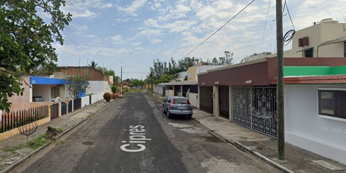 Casa En Venta, Frac. Floresta, Veracruz, Veracruz. 4 Recamaras, 3 Baños, 2 Estacionamientos. ¡¡¡ Remate Bancario !!! -jmjc9