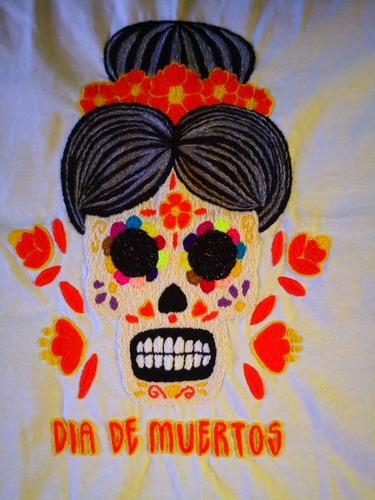 Servilleta Bordada A Mano Con Alusión Al Día De Muertos