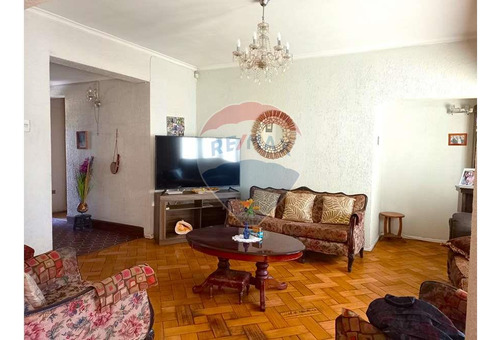 Excelente Casa Con Amplio Terreno Plaza Ñuñoa