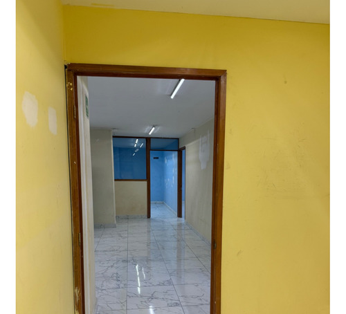 Ofinas Cerca De Av. Insurgentes Entre Metro Chilpancingo Y Metro Insurgentes