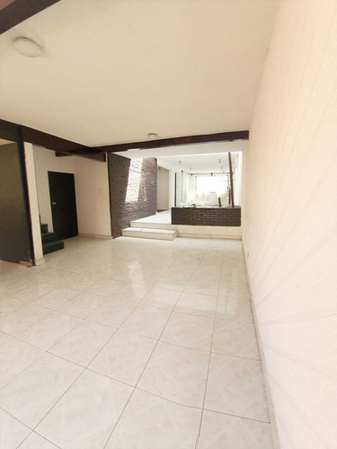 Casa En Venta En Los Pirules, Tlalnepantla De Baz