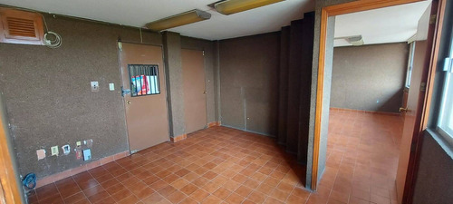 Imagen 2 de 14 de Oficina En Renta En La Calzada De Los Héroes León Gto.