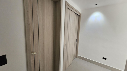 Apartamento A Estrenar En Alquiler En Evaristo Morales, Santo Domingo, Torre Moderna Con Área Social