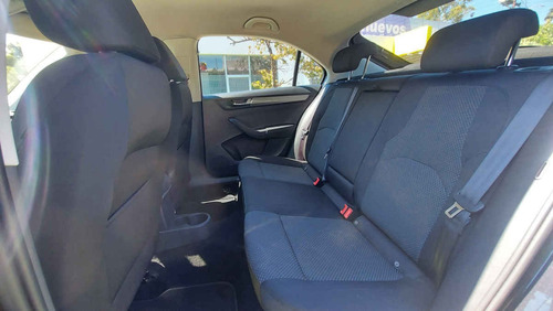 Imagen 11 de 15 de Seat Toledo 2018 4p Style L4/1.4/t Aut