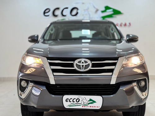 Toyota Hilux SW4 SR 4x2 2.7/ 2.7 Flex 16V Aut.