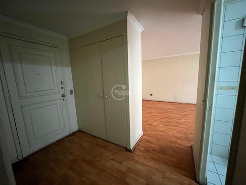 Departamento En Arriendo De 2 Dorm. En Las Condes