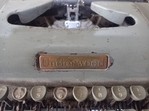 Maquina De Escribir Manual Underwood P/repuesto O Reparar (Usado)