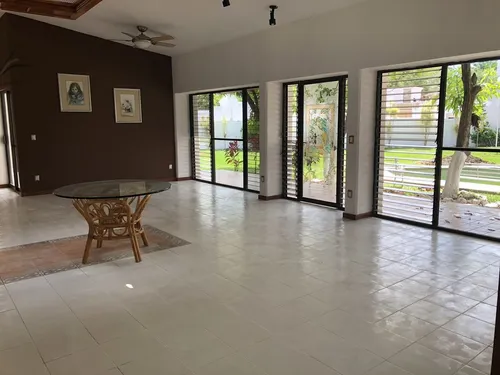 Se Vende Casa De Una Sola Planta En La Colonia Los Laureles