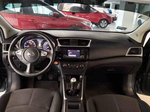 Imagen 12 de 15 de Nissan Sentra 2017 4p Advance L4/1.8 Man