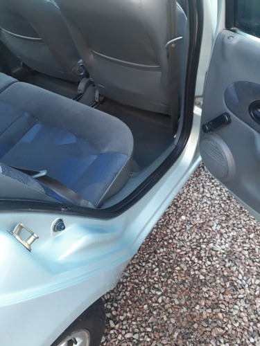 Imagem 11 de 15 de Renault Clio Sedan 2003 1.0 16v Rt 4p