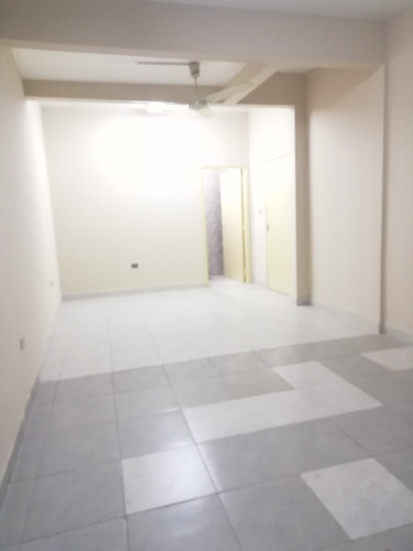 Imagen 5 de 13 de Alquilo Salón Comercial Sobre La Av.luque -san Lorenzo.