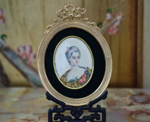 Bello Retrato Miniatura Cameo Material Noble Firmado 1950 (Usado)