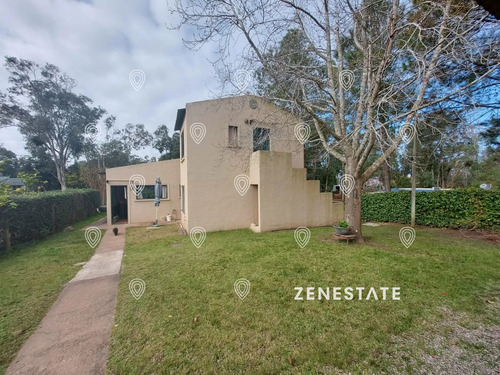 Vende Casa En Balneario Buenos Aires, Manantiales, De 2 Dormitorios En Suite.