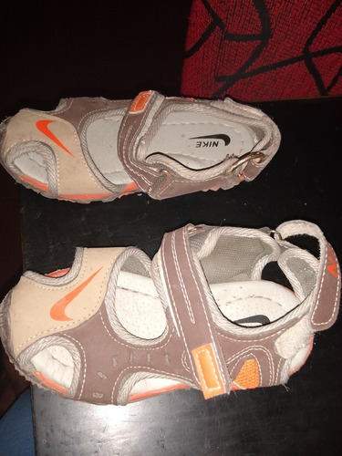 Sandalia Nike Nene 29