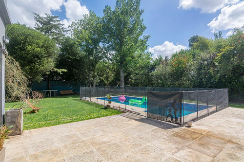 Imagen 14 de 30 de Venta · Casa En Barrio Ecológico De 242 M² Construidos, Jardín Y Pileta | Calles 460 Y 13c