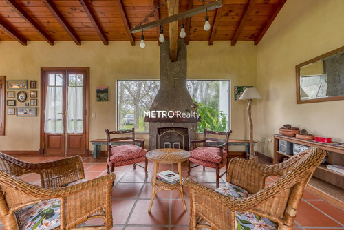 Casa En Venta Sobre Lote De 1 Hectarea En Loma Escondida, Open Door