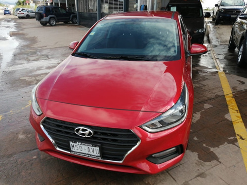 Imagen 5 de 15 de Hyundai Accent 2018 Rojo