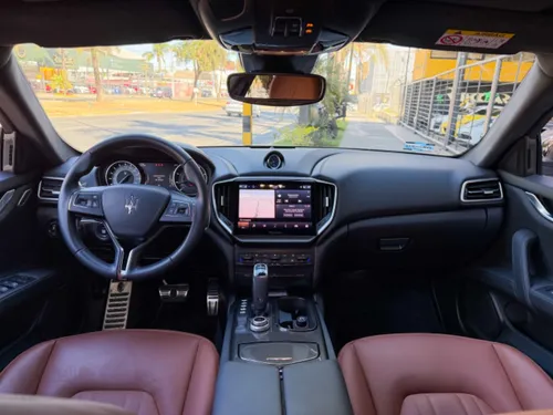 Maserati Ghibli 3.0 L At