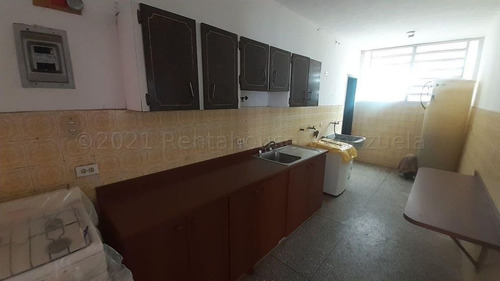 Imagen 5 de 14 de Leida Falcon Rentahouse Vende Apartamento En Lomas Del Este Valencia 21-15041 Lf