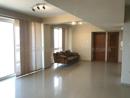 Apartamento En Venta En Av. El Milagro Amn Mls #24-18805